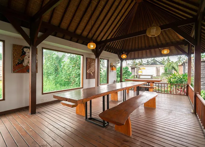 Pemulan House *